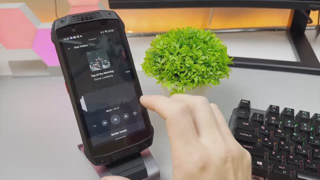 Кто ты такой!? Гибридный защищенный смартфон ULEFONE ARMOR 15