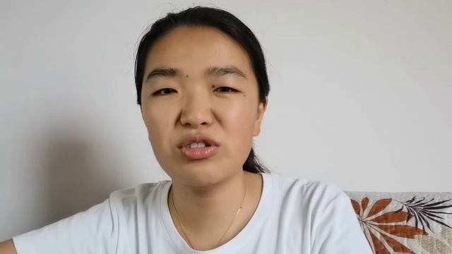 Меня зовут Лина. Я учитель китайского языка.