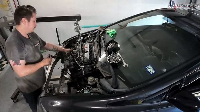 KNOCKING 8TH GEN CIVIC GETS ENGINE SWAPPED.