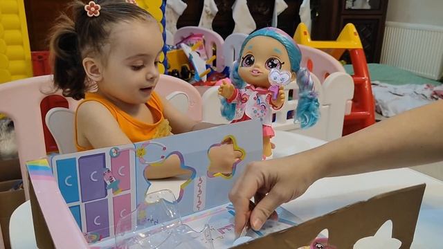 Наконец-то, пришла наша куколка. Распаковываем и играем. Обзор куклы подружки kindi kids