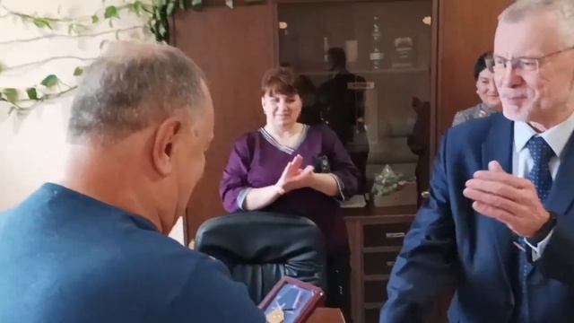 Президент ТПП Олег Авдеев и руководители предприятий-членов Палаты, поздравили директора ООО "ОБК"
