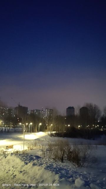 Ночной небосвод над Зелёным островом в Омске. Остаток от Парада планет.