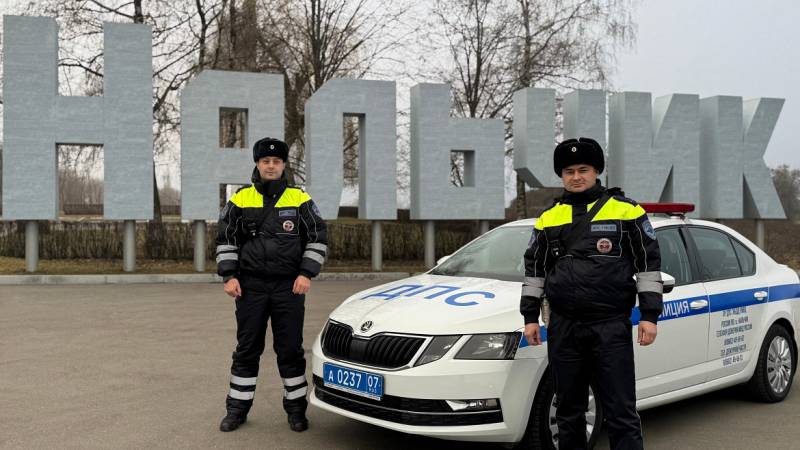 В Нальчике полицейские помогли участнику дорожного движения потушить возгорание в его грузовой машин