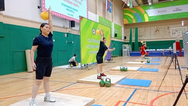 Лично-командное первенство РС(Я) среди юношей и девушек 2008-2010г.р.,девушки 68 кг рывок.