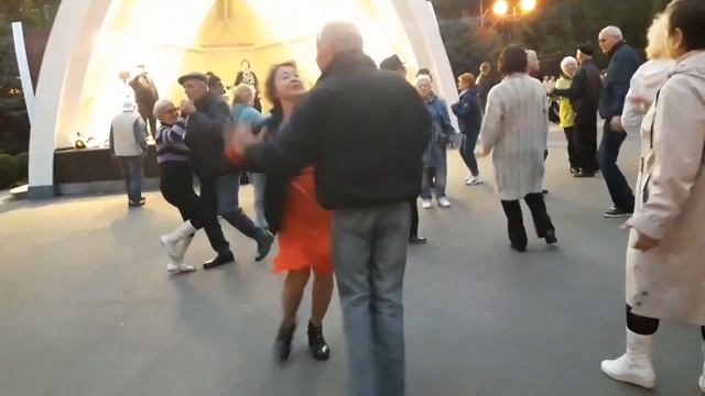 Этот Кара Кара Каракум!!!💃🌹Танцы в парке Горького!!!💃🌹Харьков 2021