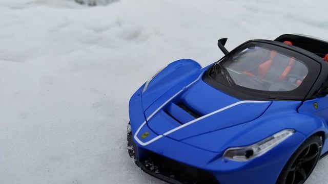 Обзор модели Ferrari LaFerrari в масштабе 1:24