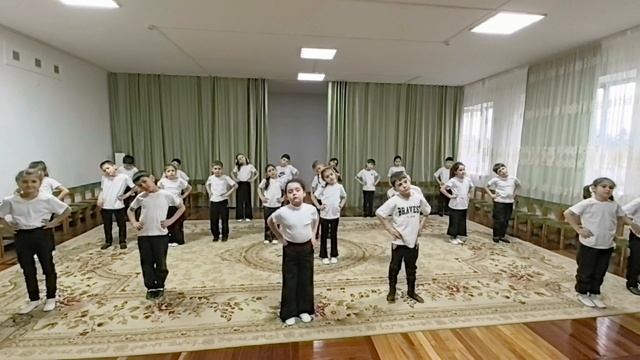 Рядовые занятия по хореографии 1" б" класс