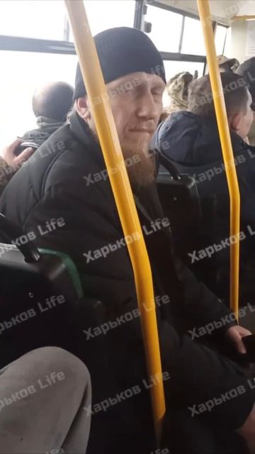 🇺🇦🏴⚡ТЦК схватили священника прямо в рясе на улице, а теперь не могут отправить его на фронт...