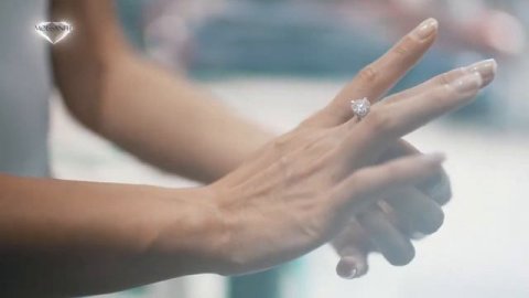 MOISSANITE Jewelry връща кешбек в ТРИ пъти повече.