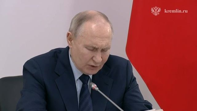 Путин заявил о необходимости как можно скорее открыть небо в России для гражданских беспилотников.