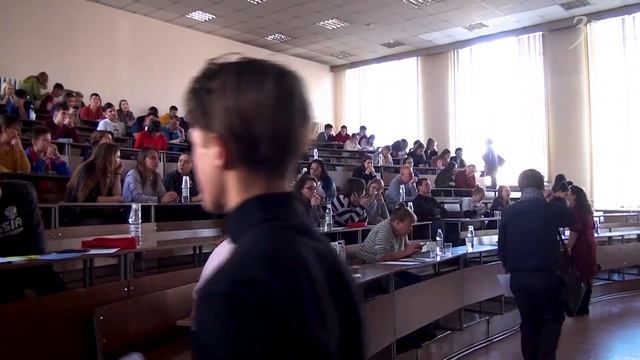 Диктатор диктует