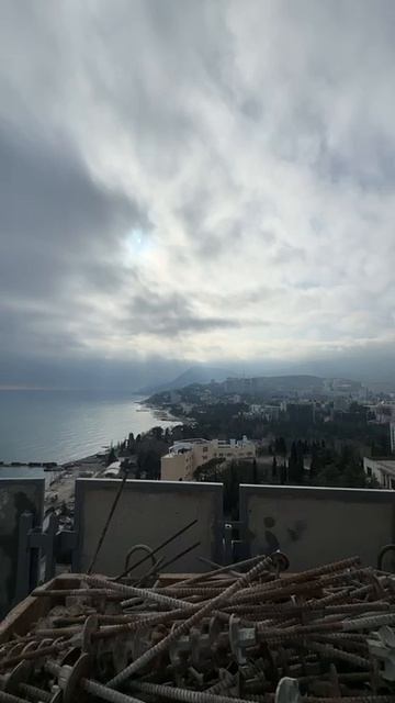 28.01.2025 Апарт-отель "Лайнер", 10 этаж, вид в сторону Алушты.