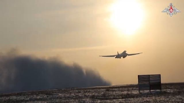 Два "Белых лебедя" совершили патрульный полет над нейтральными водами Северного Ледовитого океана.