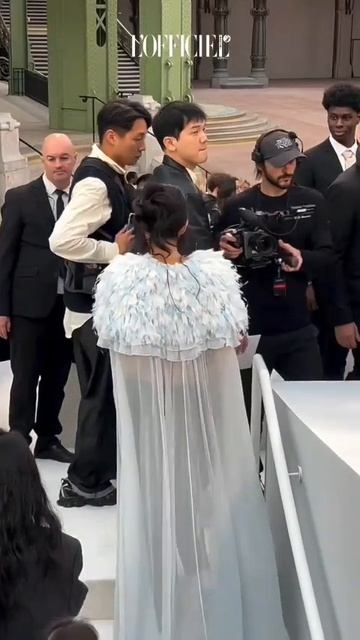 Дженни на показе Chanel в Париже