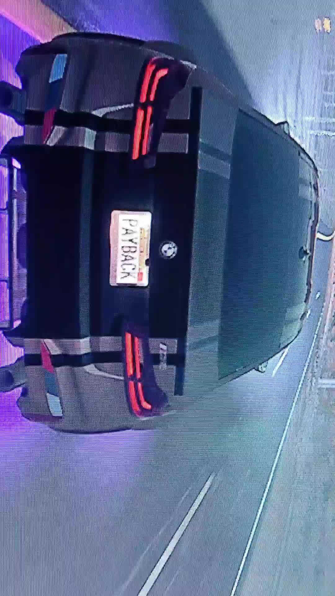 6866