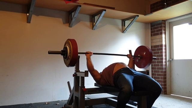 Powerlifting Bench Press - 230 kg / 506 lbs