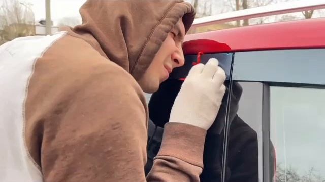 Видео установка 2Д дефлекторов окон / плоские ветровики на Changan CS35 Plus / Чанган ЦС35 Плюс