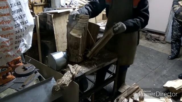 Винтовой дровокол.