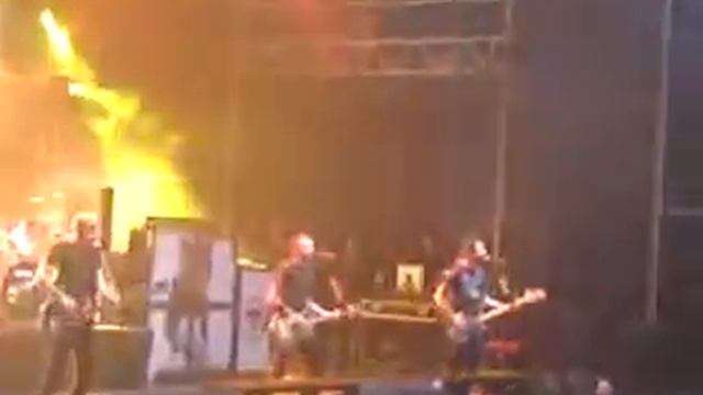 Rise Against - Re-Education (Trough Labor) live in Vienna