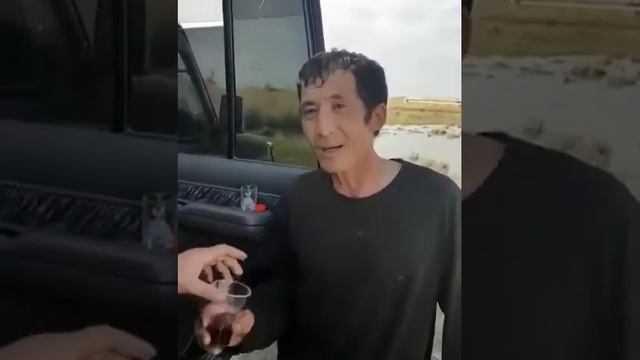 Заживо съел лягушку в Казахстане😬