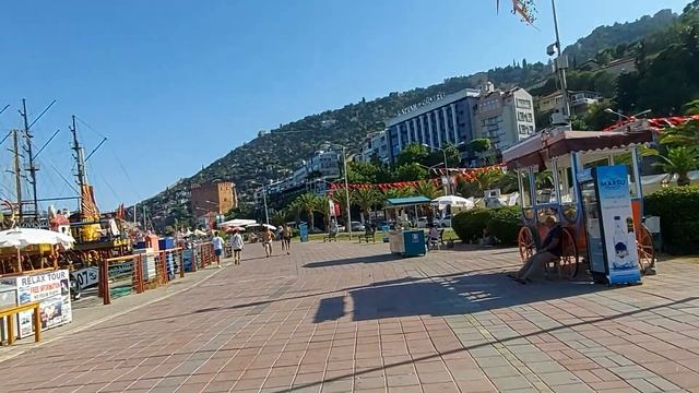 Прогулка по набережной в порту Alanya Marina. Хорошее место для фотосессии.