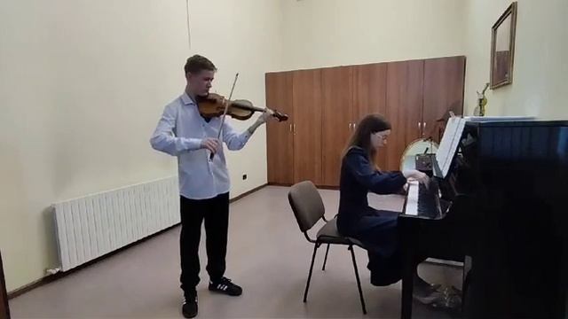 Тарарыкин Антон - Концерт ля минор 1 часть. И.С.Бах