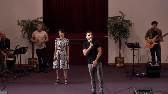 Выступление христианской группы "Not an idol"