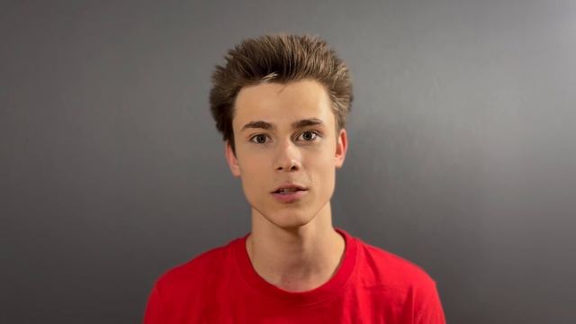 Саша Алексеев/ 19 лет/ рост 177/ 2025 год