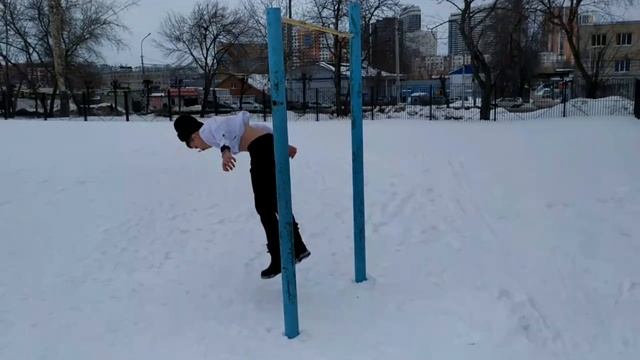 как сделать "топорик" на турнике теория/практика