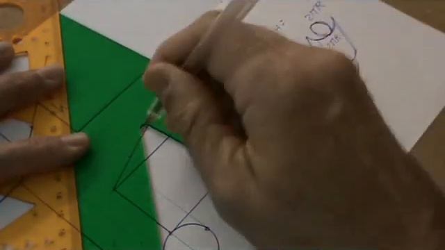 Desarrollo de cilindro y sección elíptica por plano de canto en sistema diédrico.