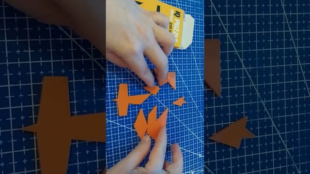 Собрать IQ puzzle Самолет из 10 деталей (Arrange the Plane out of 10 pieces)