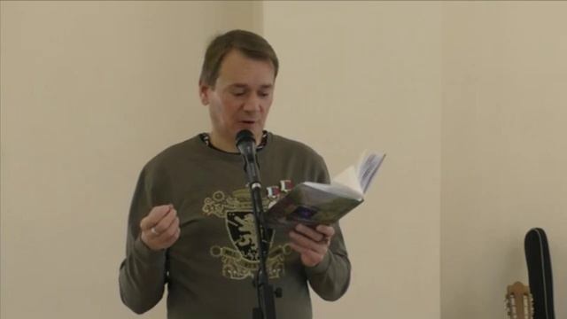 Сергей Капцев читает своё стихотворение Печальная птица на Литературной гостиной Весенняя капель.