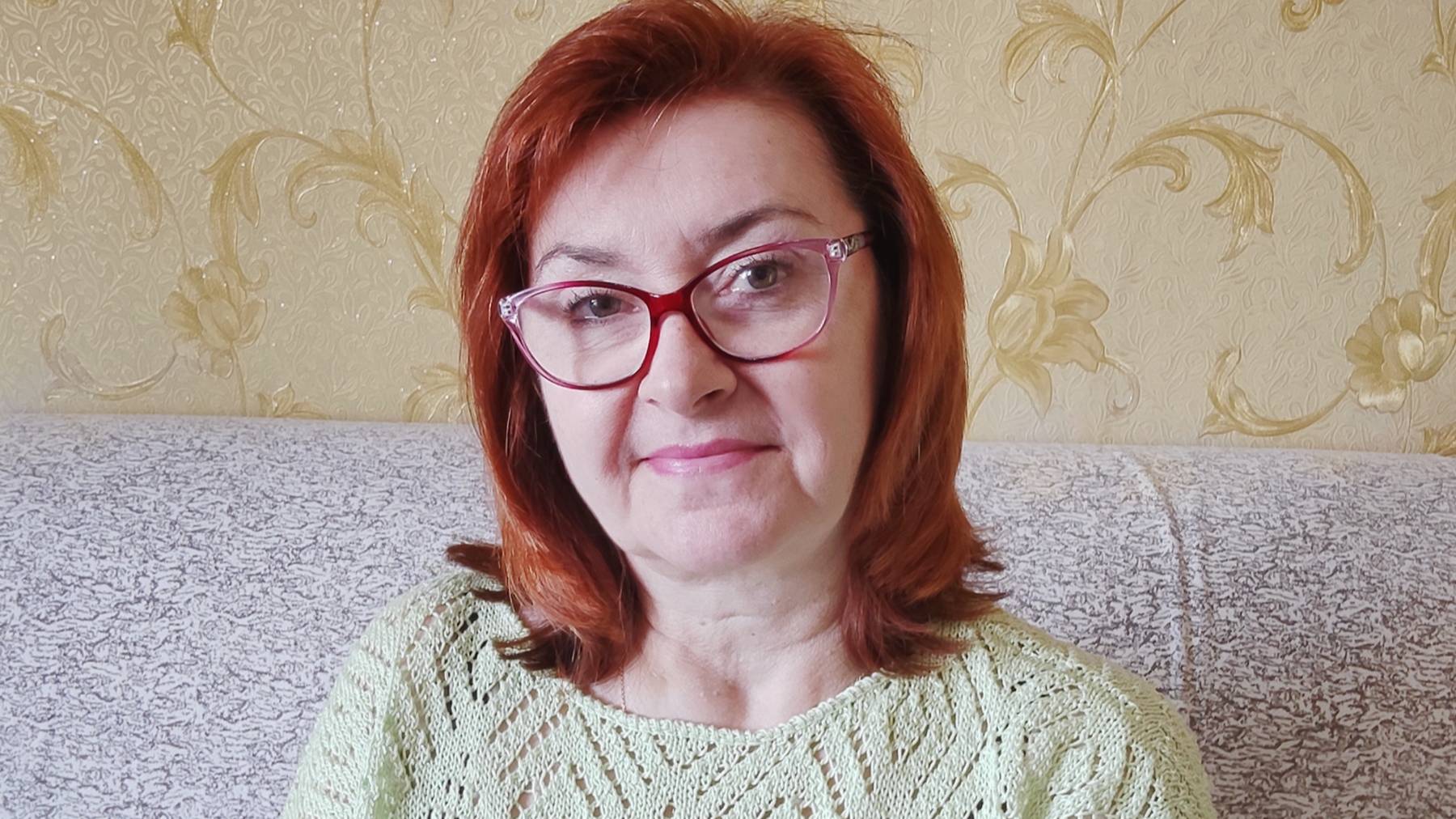 Телефон купила, вязание продвинула.