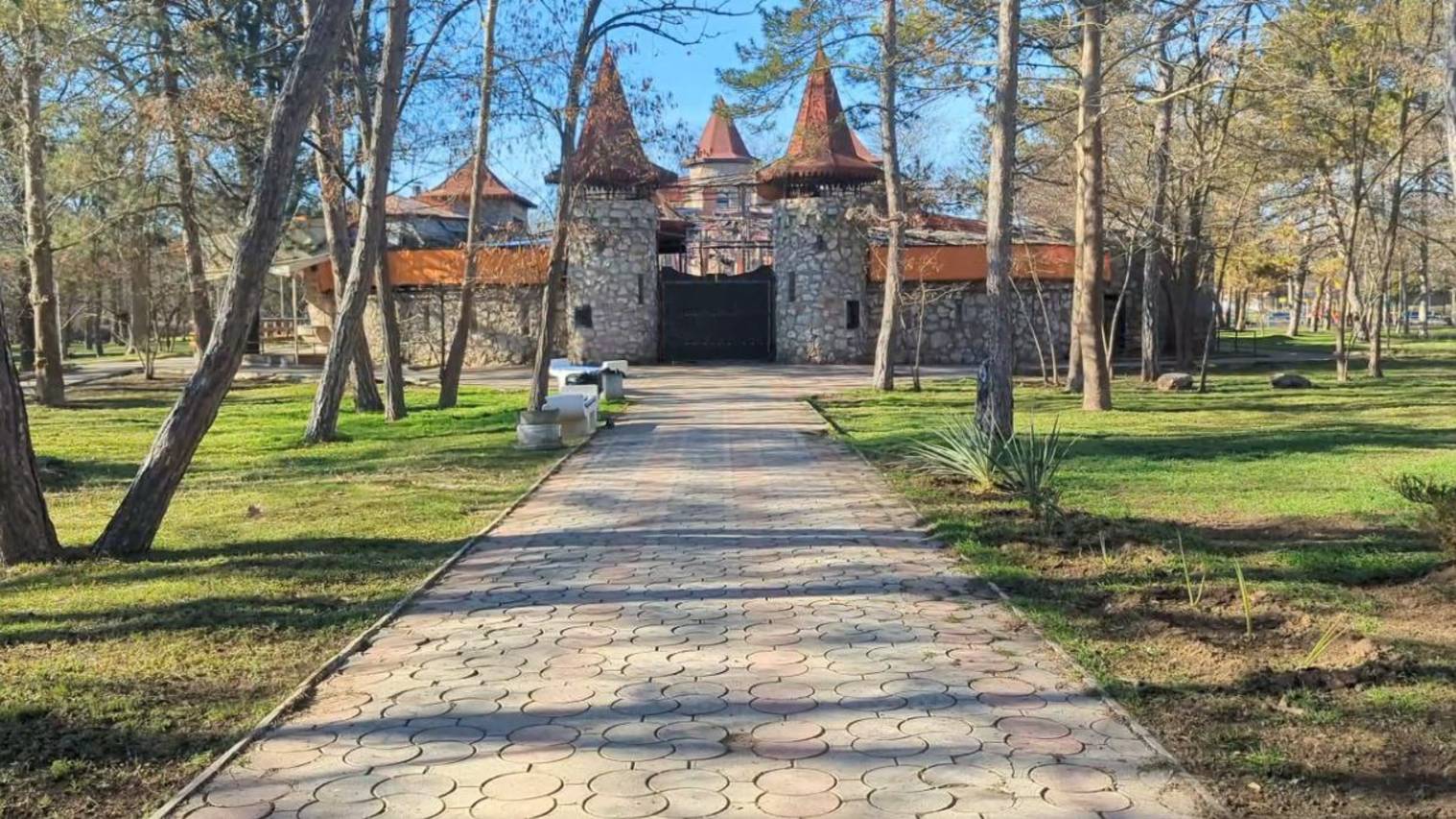 Евпатория 2025. Парк Фрунзе-самый красивый и ухоженный парк Евпатории. Полный обзор парка!!!