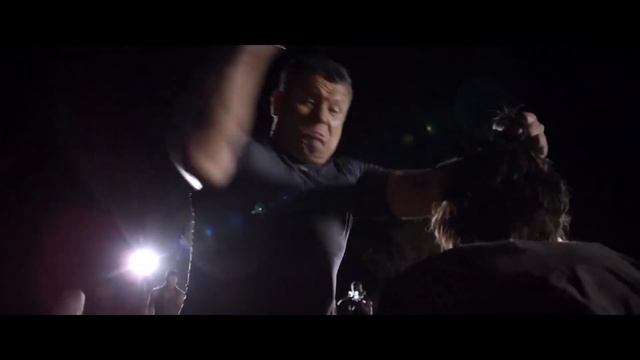Олег Тактаров режет зомби - ОСЕЧКА (Dead Trigger) - отрывок, HD