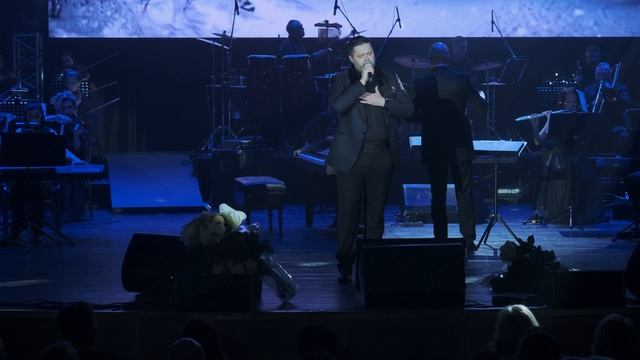 "Мелодия" Сергей Волчков (муз.А.Пахмутова; сл.Н.Добронравов)