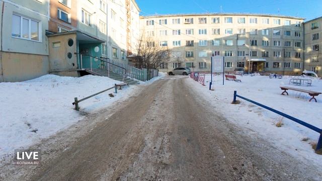 Дворы чистят УК Магадана, но не все