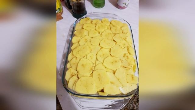 Как приготовить Запеченная картошка с бедрами курицы, в духовке