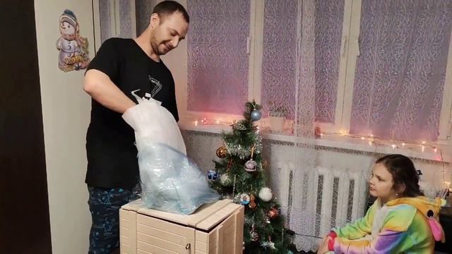 Распаковка новогоднего "подарка" от создателей игры PUBG.