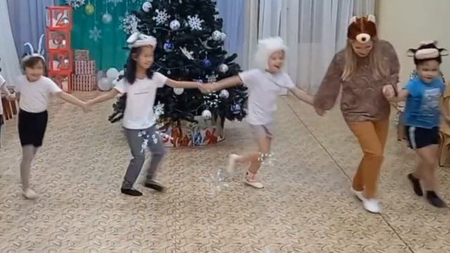 Открытое музыкальное занятие _Новогодний хоровод_.