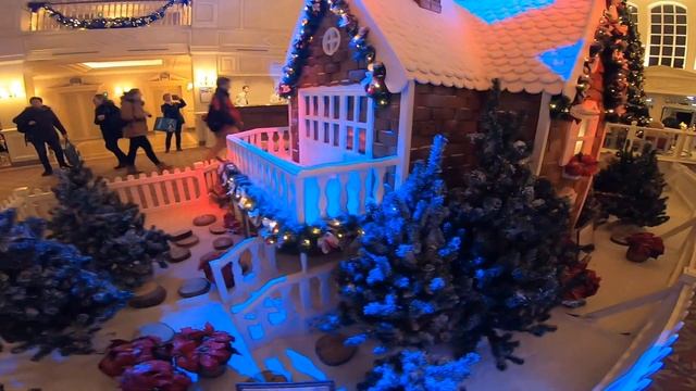 LA MAISON EN PAIN D'épices (au Disneyland Hotel)