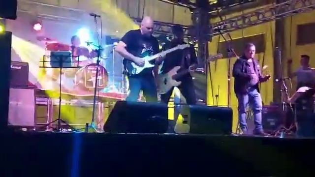 BRUTO E OS GROSSEIROS - TAKING CARE OF BUSINESS - BACHMAN TURNER OVERDRIVE COVER - LIVE