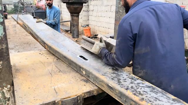 Пакистанские мастера - загорелся бензовоз, из сгоревшего грузовика сделали новый