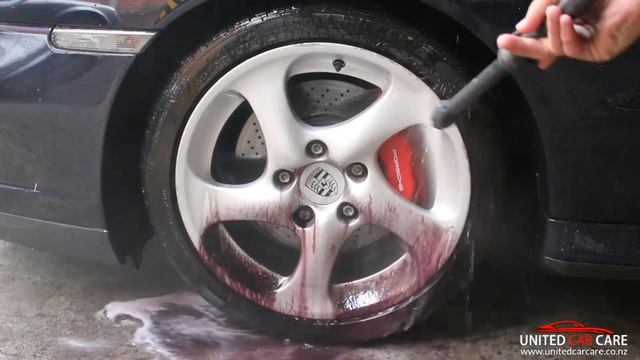 Porsche 911 Turbo scrub-free wheel clean