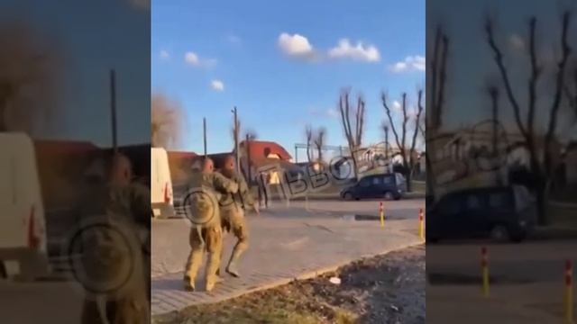Пьяные ЗСУ бьют мешканцев во Львове