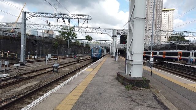 Brand New Avanti Class 805s In Service - 805005 departs London Euston and sets off the fire alarms