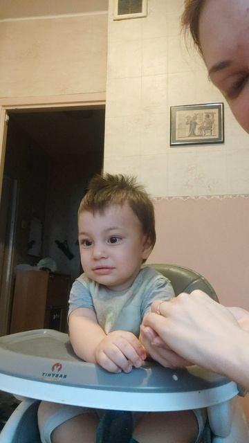 вот кулак, а вот ладошка