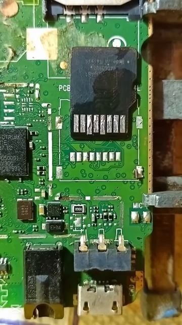 How to fix SD card in motherboard