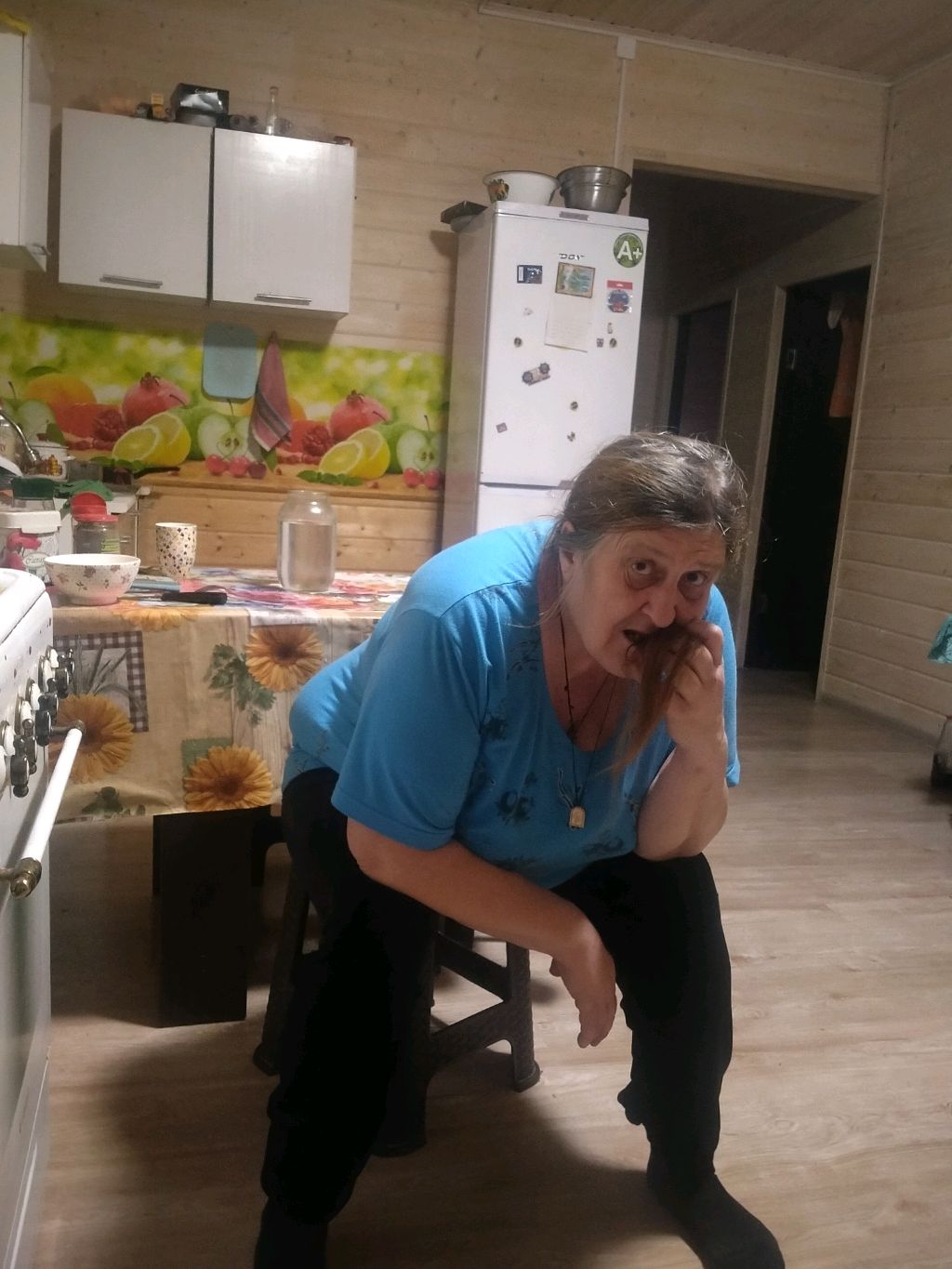 На кухне Нина Федоровна