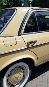 mercedes-benz w123 1977